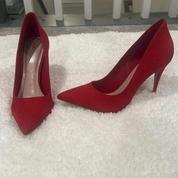 Aldo Bold Red Heels - Picture 3 of 4